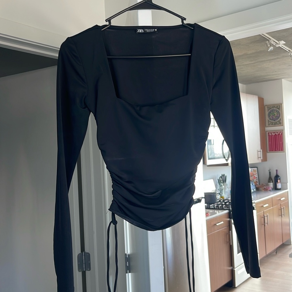 Zara - medium. Ruched sides and square neck